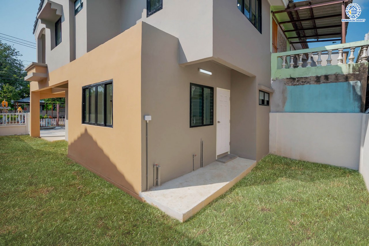 บ้านมือสองตกแต่งใหม่ ทาวน์เฮ้าส์ทำเลโซนเมือง! โครงการ เกร็ดแก้วการ์เด้น รัตนาธิเบศร์ ที่สุดของความคุ้ม! เนื้อที่ 32 ตร.ว. ฟังก์ชันระดับบ้านเดี่ยว 3 ห้องนอน 3 ห้องน้ำ 2 ที่จอดรถ ใกล้ทางด่วน "งามวงศ์วาน" และรถไฟฟ้าสายสีม่วง "สถานีบางกระสอ"